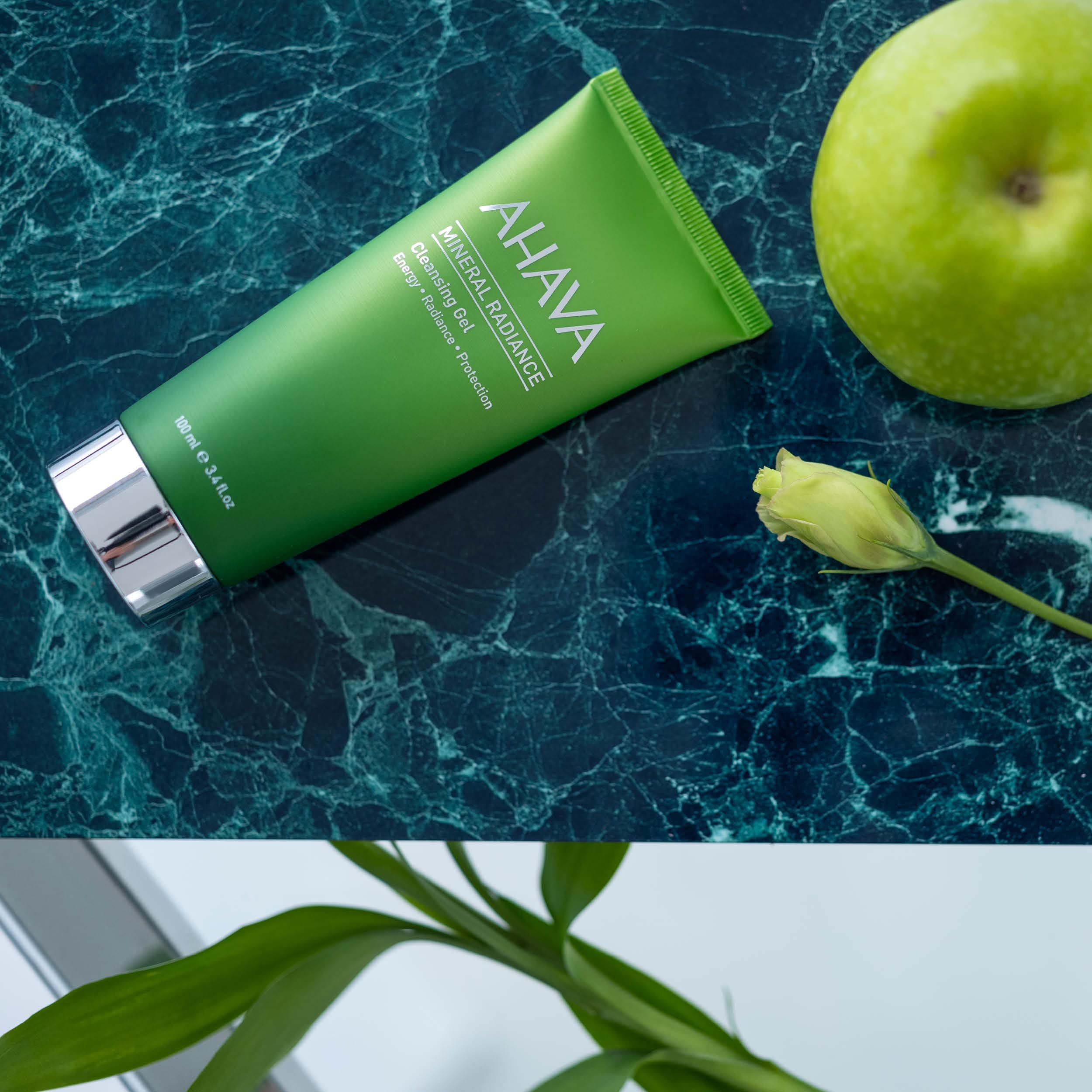 ahava-mineral-radiance-cleansing-gel-100-ml-mit-totes-meer-mineralien image 5