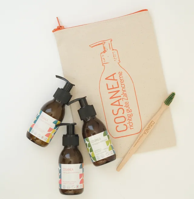 cosanea-kennenlern-set-5-teilig-3x-90ml-zahncreme-zahnb-rste-kosmetiktasche image 1